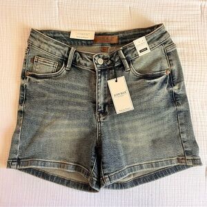 Judy Blue V-Front High Rise Denim Shorts | Size M | NWT